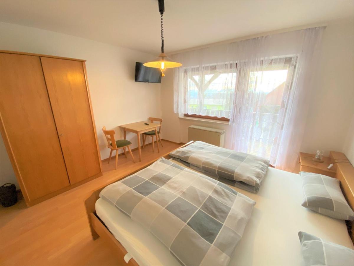 Pension Adler Owingen エクステリア 写真